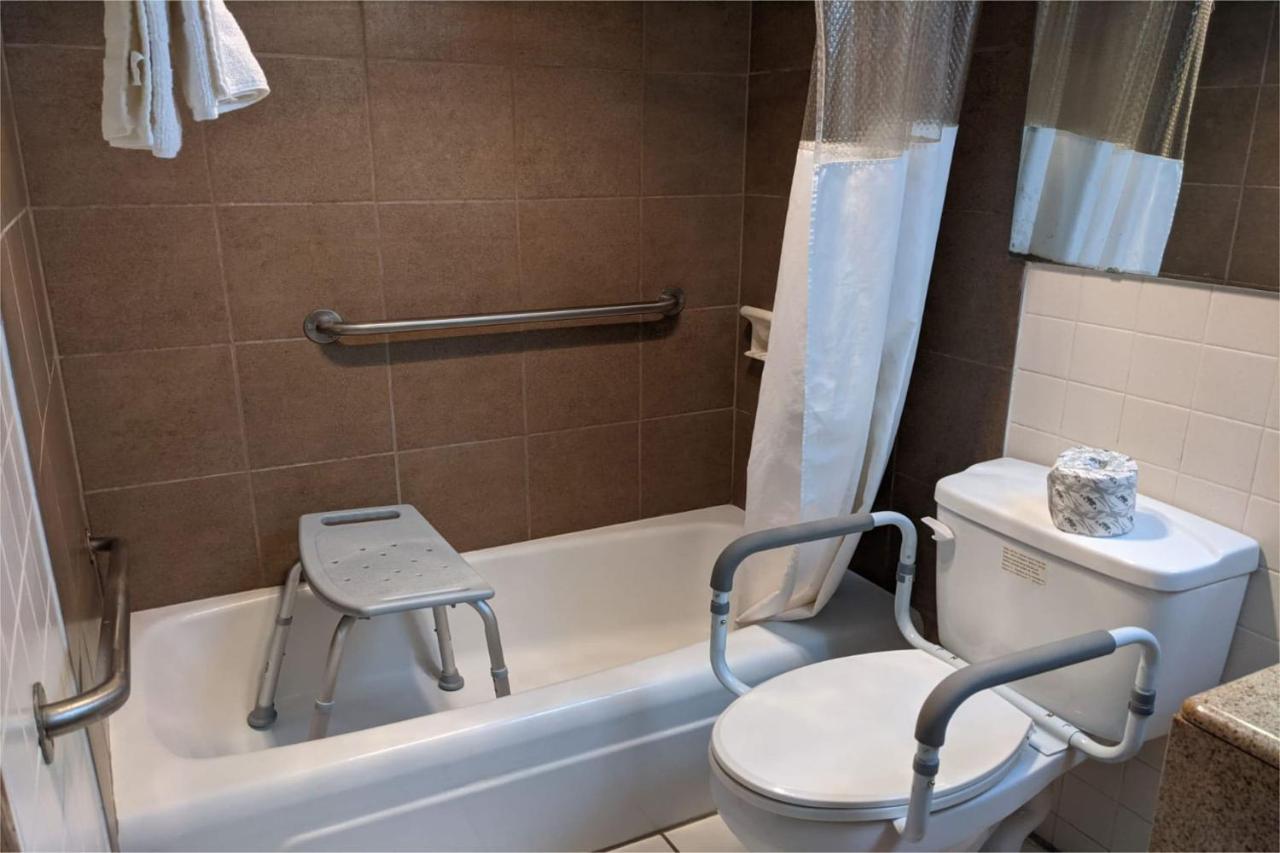 Oyo Hotel Morton East Peoria I-74 מראה חיצוני תמונה